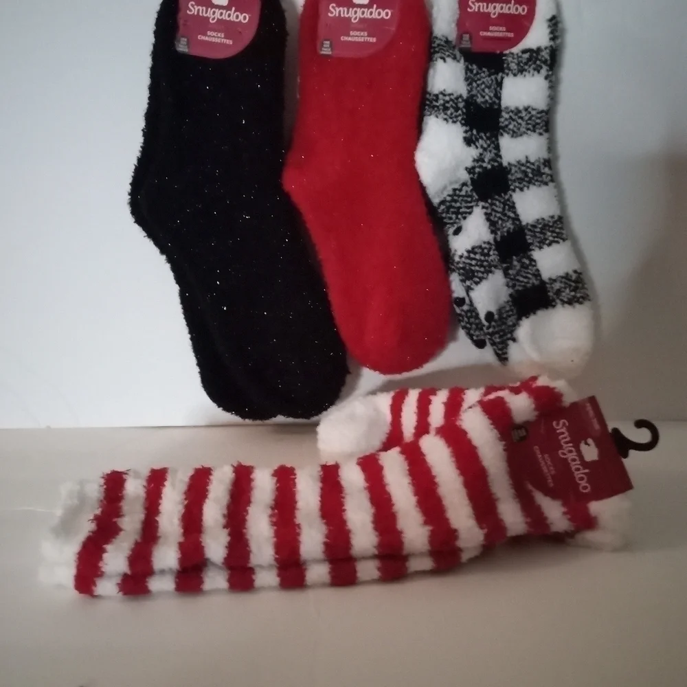 Snugadoo Adult Socks Chaussettes, lot of 4, NWT